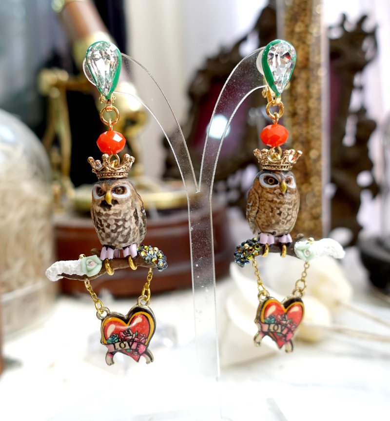 全手工制复古乡村风猫头鹰吊心形门牌装饰风格缀水晶石珠宝风耳环 - 耳环/耳夹 - 其他金属 咖啡色