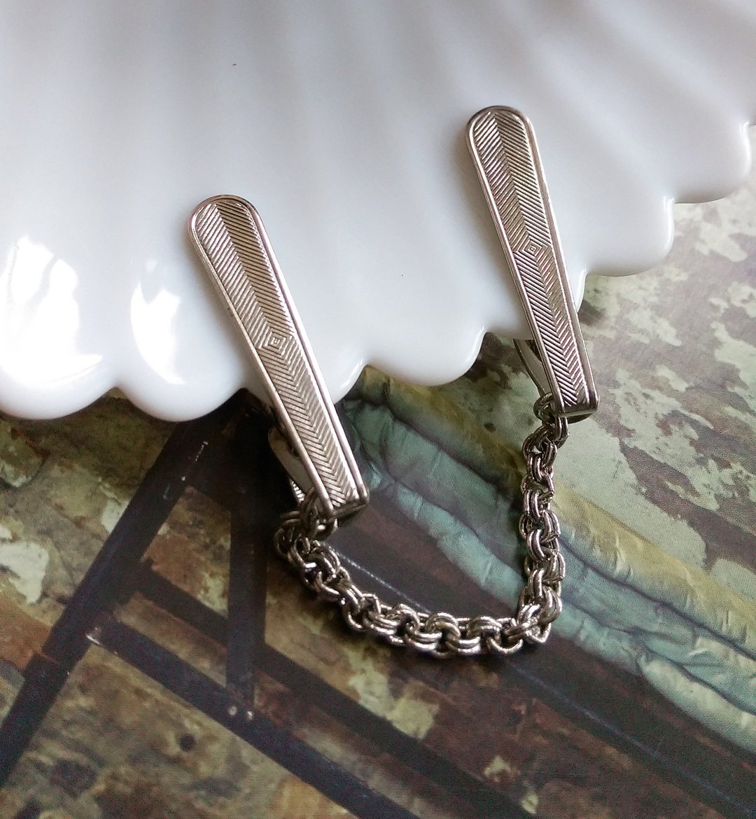 SWEATER GUARDS SWEATER CLIPS 毛衣夹 老衣夹-C。西洋古董饰品 - 领带/领带夹 - 其他金属 金色