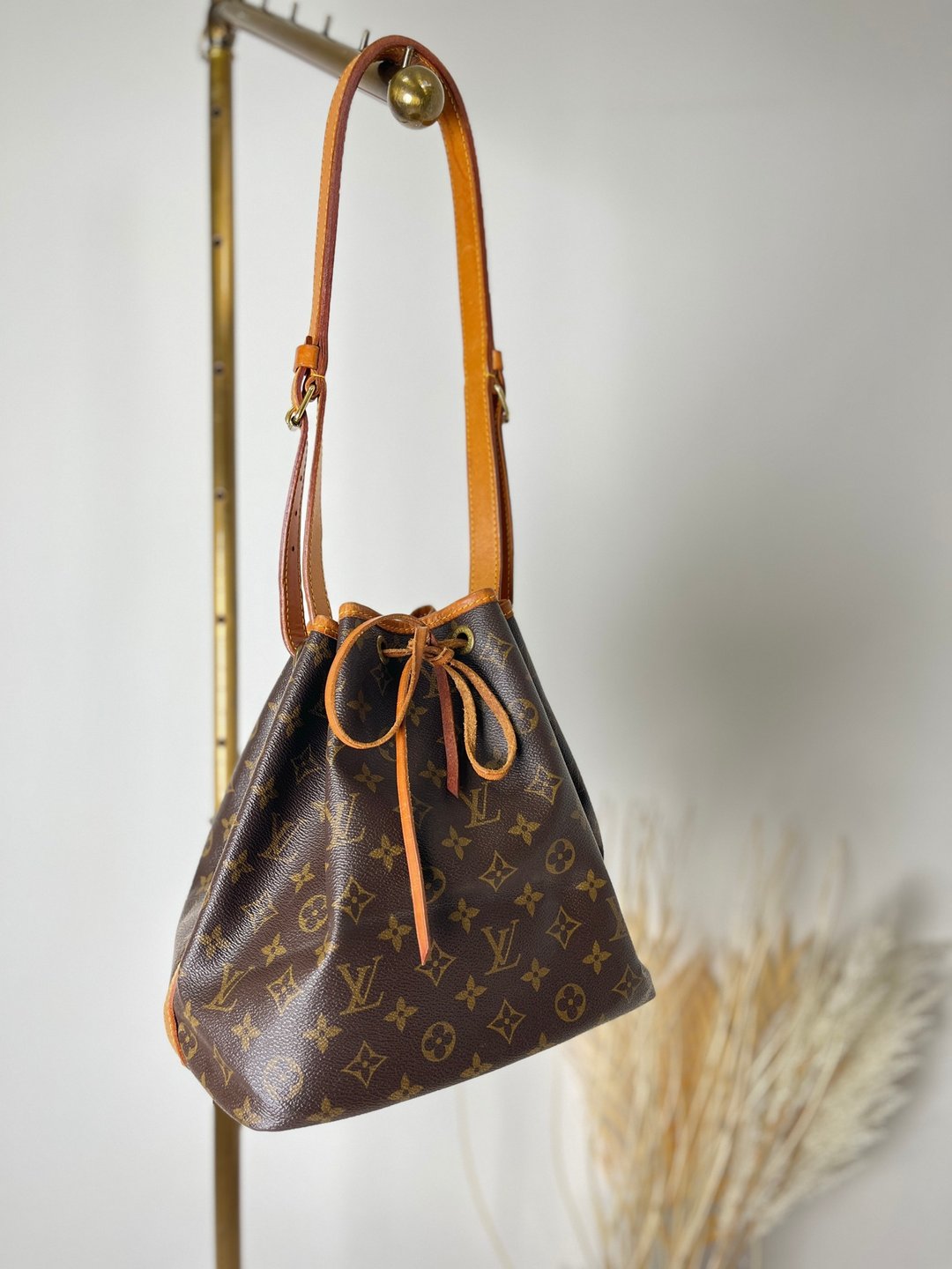 【日本直运，名牌二手包装】LOUIS VUITTON Monogram 手提包棕皮革 Petit Noe 抽绳 M42226 f2gek2 - 侧背包/斜挎包 - 真皮 咖啡色