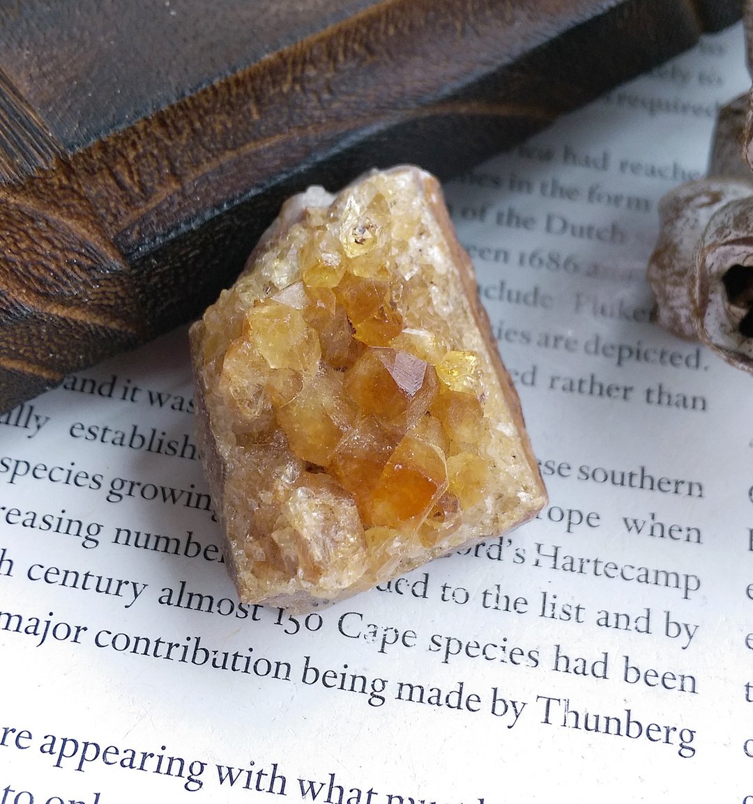 Citrine 巴西产地 原皮黄水晶 小晶簇 天然矿石 原矿 - 摆饰 - 其他材质 