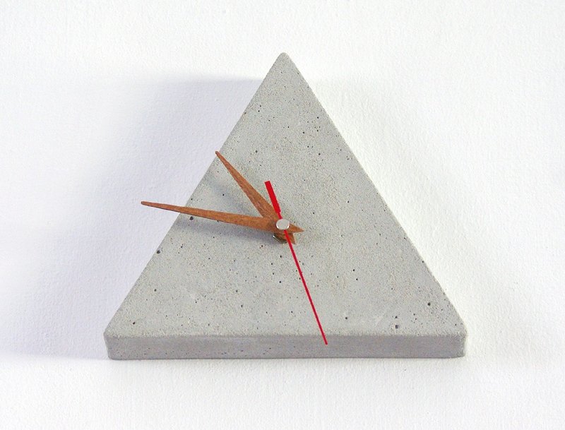 三角水泥挂钟 - 时钟/闹钟 - 水泥 