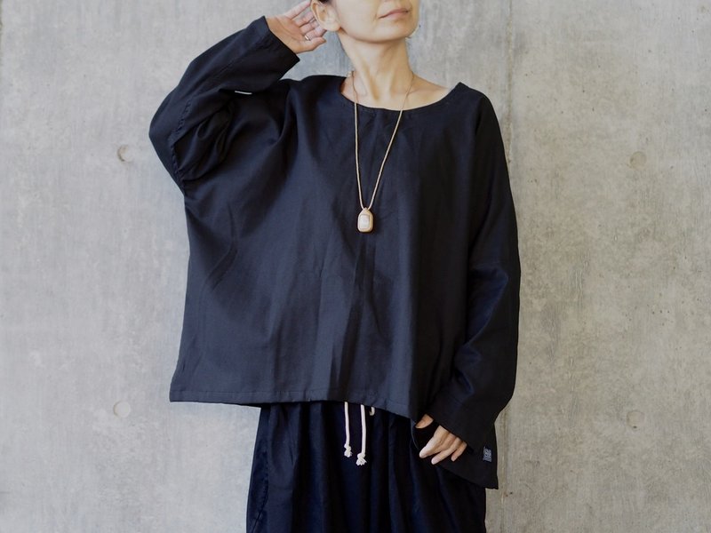 轻柔起毛棉．简约长袖上衣／黑色 - 女装上衣 - 棉．麻 黑色