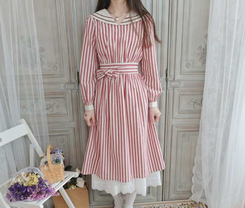 【手工制作】中式复古 爱德华风领巾棉麻材质海军领少女连衣裙 - 洋装/连衣裙 - 棉．麻 红色