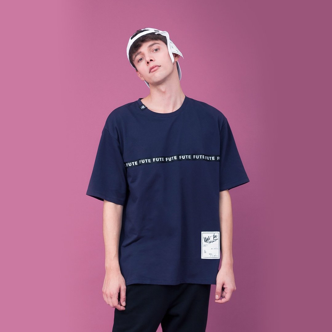 【出清品】中性款 反光织带 宽版圆领T / 深蓝色 - 男装上衣/T 恤 - 棉 蓝色