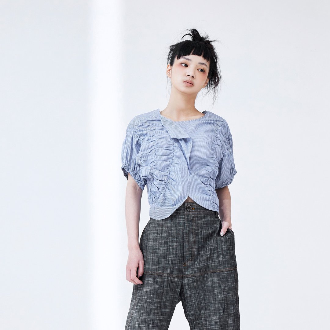 不对称立体抽皱短上衣 - 女装上衣 - 棉．麻 蓝色