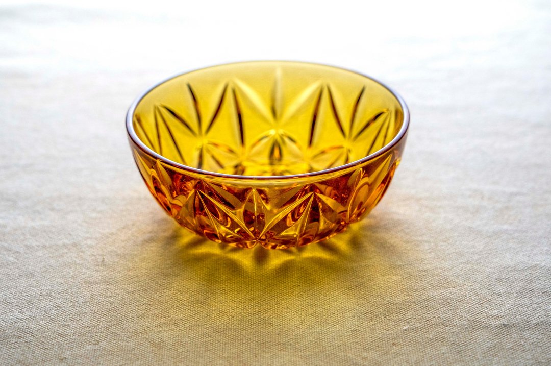 日本制 TOYO GLASS 昭和13厘米雪花点心玻璃碗 未使用 台湾包邮 - 盘子/餐盘/盘架 - 玻璃 橘色