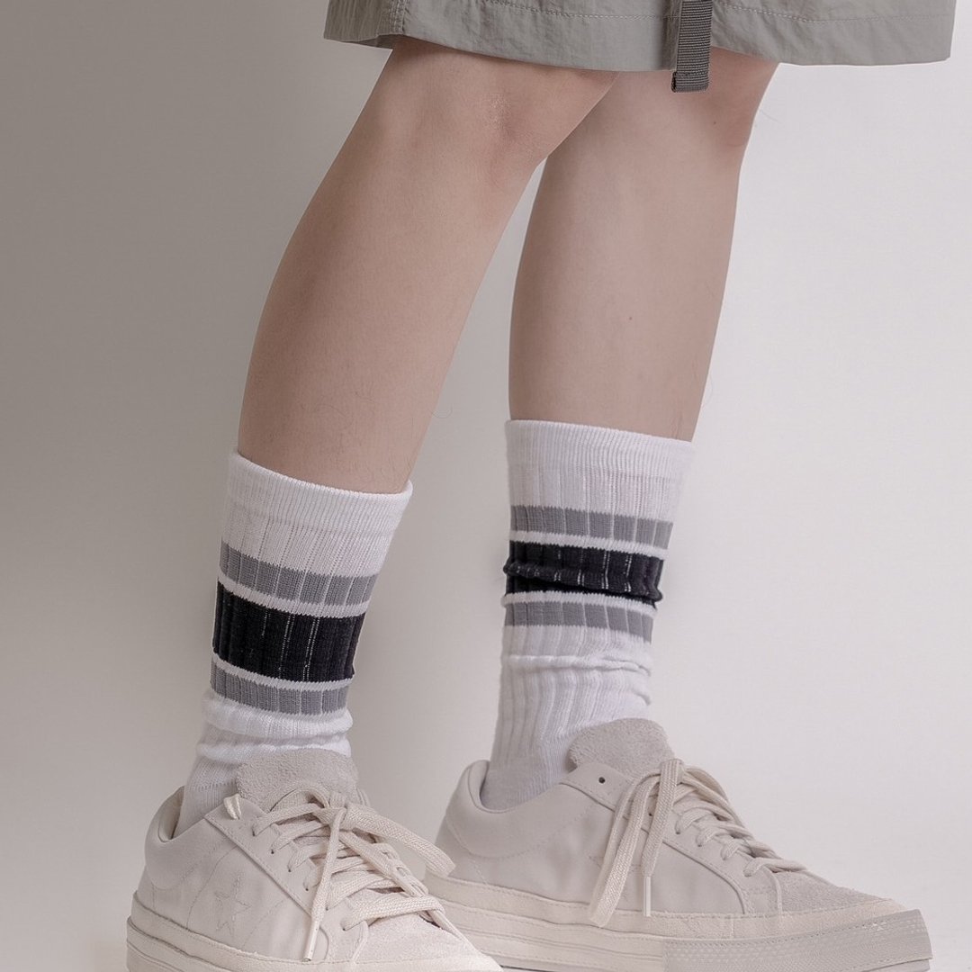 //潮流感// 美式复古条纹除臭袜 竹炭中高筒运动袜 - 袜子 - 棉 