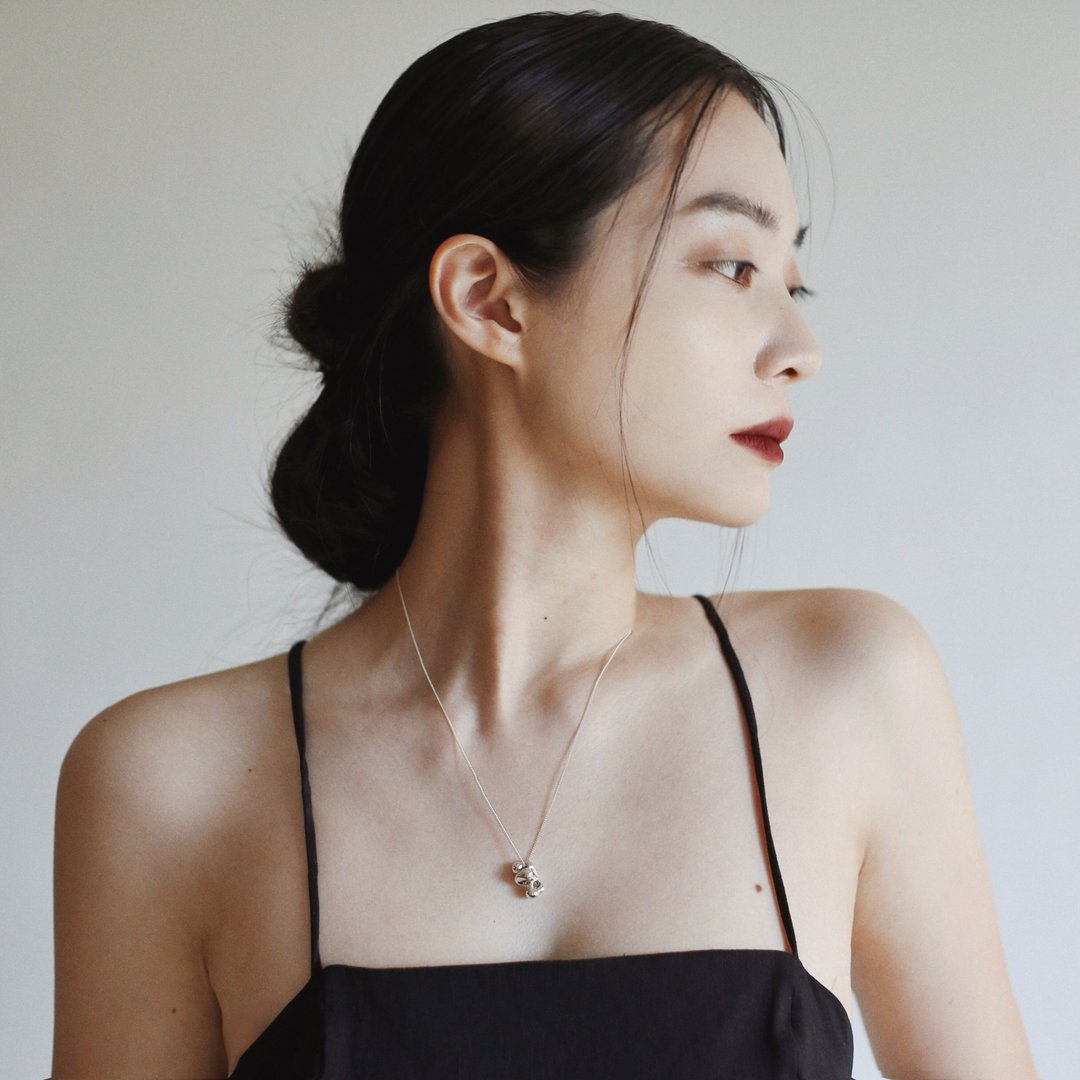 Root necklace 溶化雕塑坠链 - 项链 - 纯银 灰色