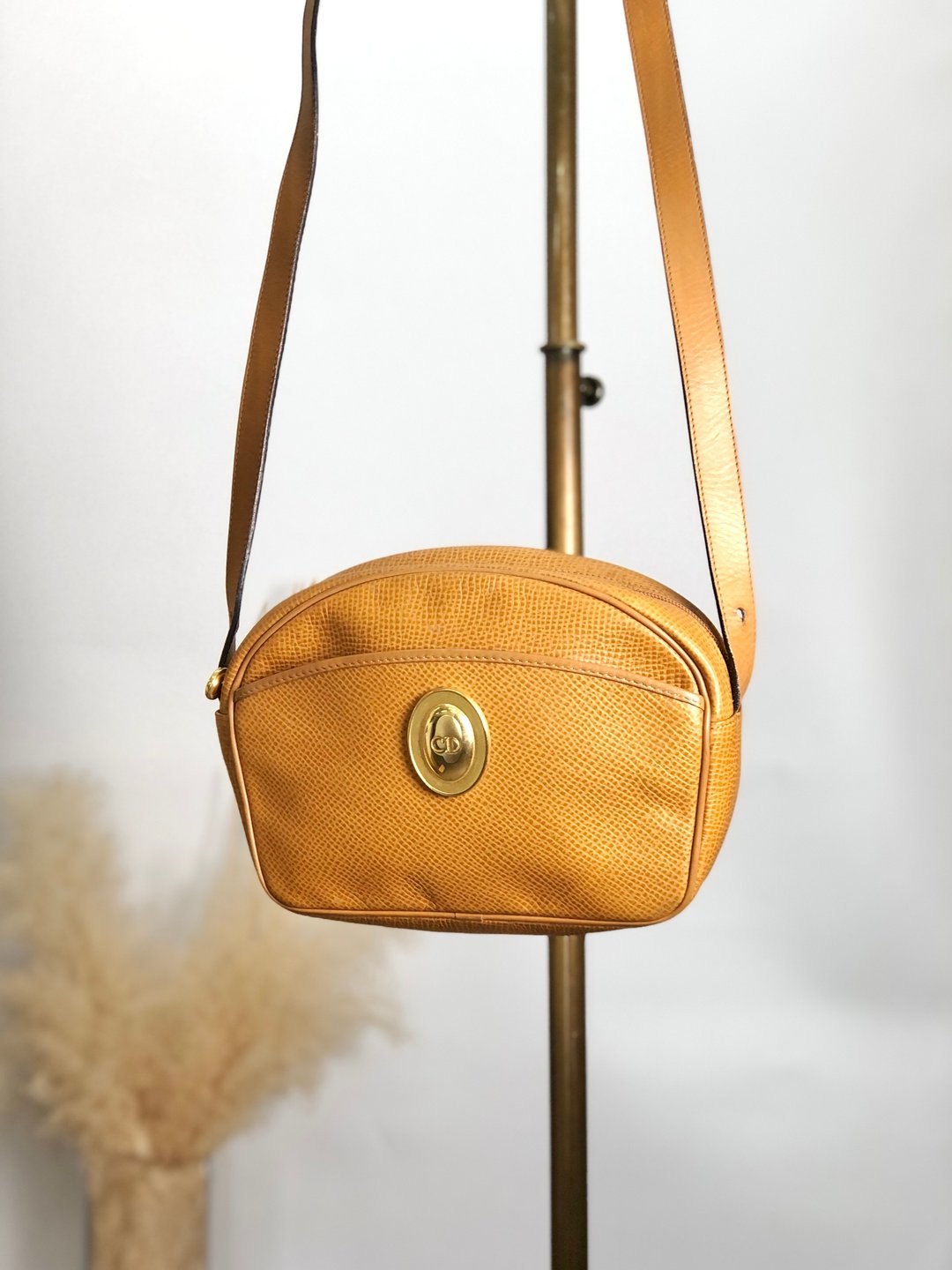 【日本直送 名牌中古包】Christian Dior クリスチャン ディオール 侧肩包 驼色 经典 Logo 椭圆 皮革 复古 vnnr4u - 侧背包/斜挎包 - 真皮 咖啡色