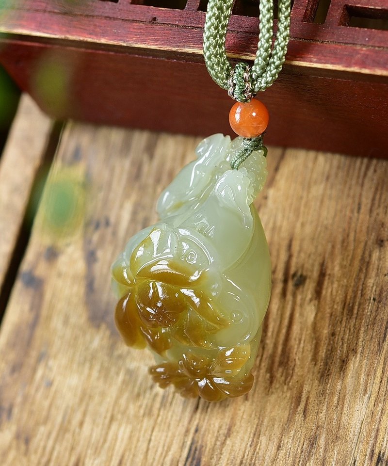 秒杀价 天然和田玉糖料莲藕花吊坠 - 吊饰 - 玉石 