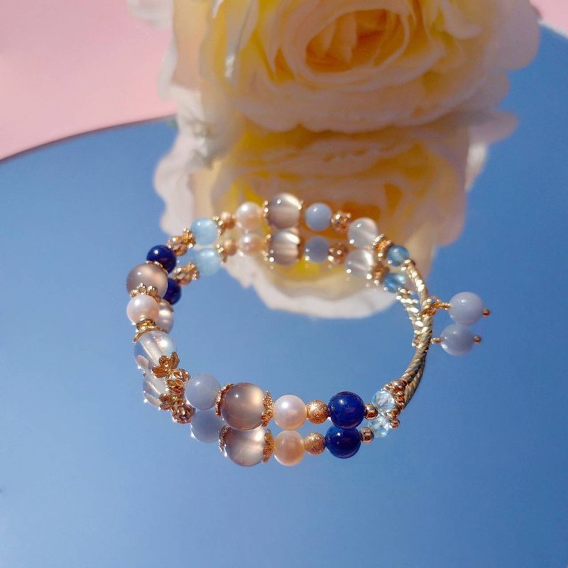 冲绳蓝调。淡水珍珠 灰玛瑙 拓帕石 14K包金 水晶矿石设计手链 - 手链/手环 - 水晶 蓝色