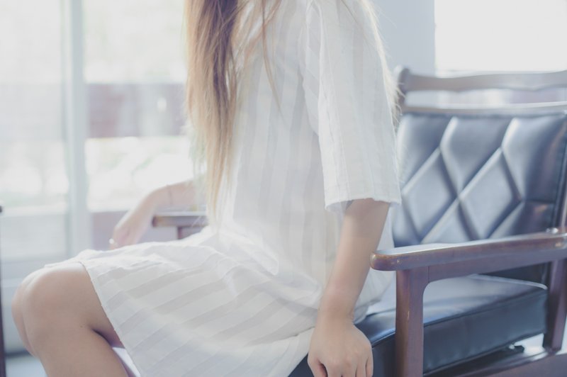 沐煦:修身五分宽袖洋装--选布订制 - 洋装/连衣裙 - 棉．麻 白色