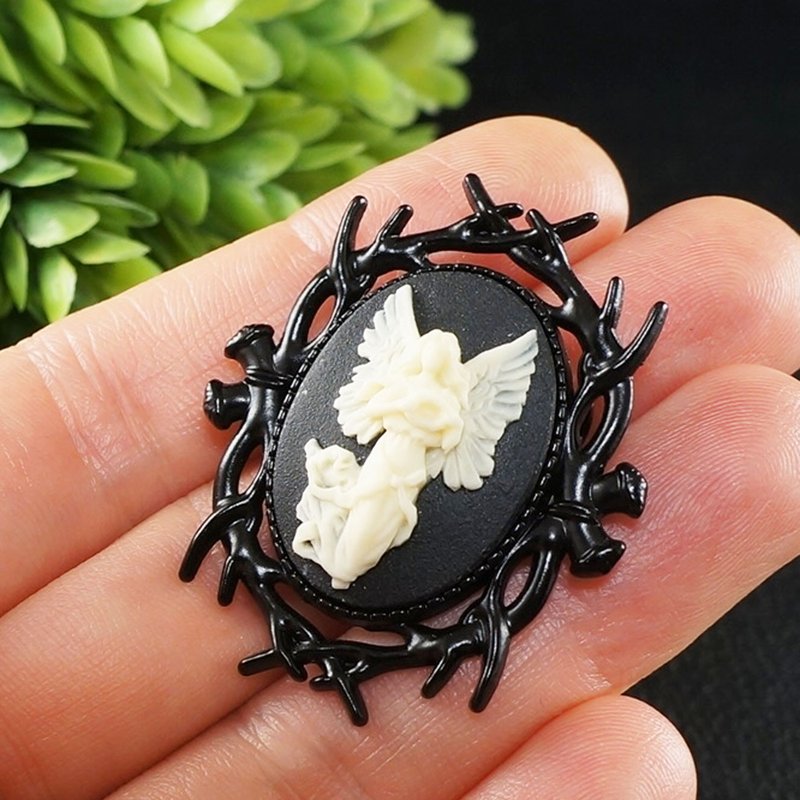 Guardian Angel Vintage Cameo Brooch Black Ivory Cherub Oval Brooch Pin Jewelry - 胸针 - 其他材质 黑色