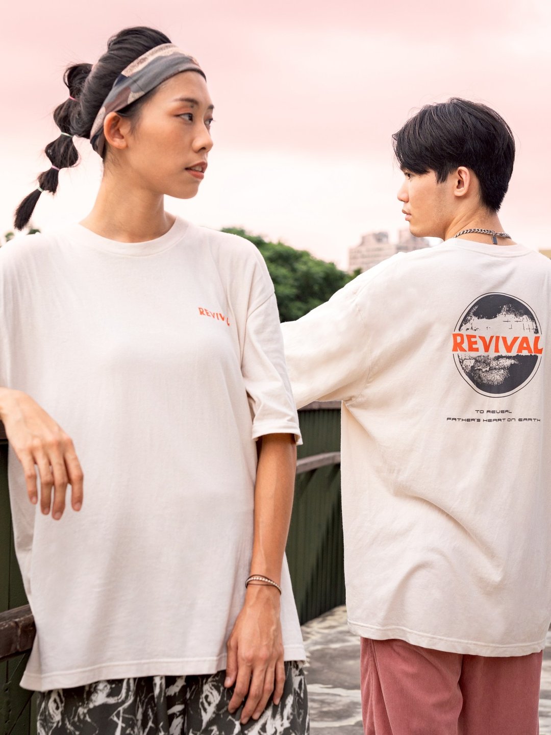 REVIVAL 宽松T - 男装上衣/T 恤 - 棉 卡其色