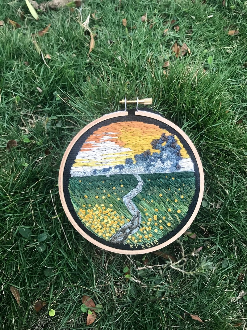 The  embroidered yellow flower field 黄色花田野刺绣摆饰 - 摆饰 - 绣线 黄色