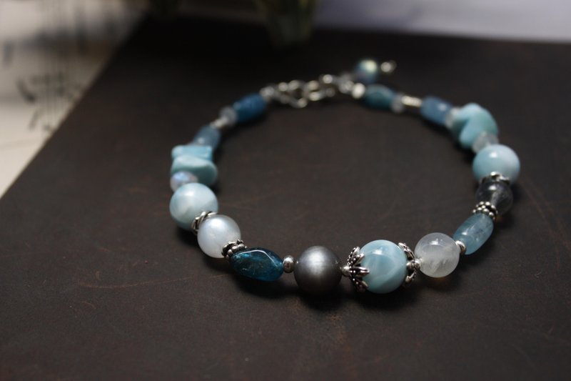 粉蝶戎装 Baby Blue Suit  天然宝石纯银手链X项链/同款订制 - 手链/手环 - 宝石 银色