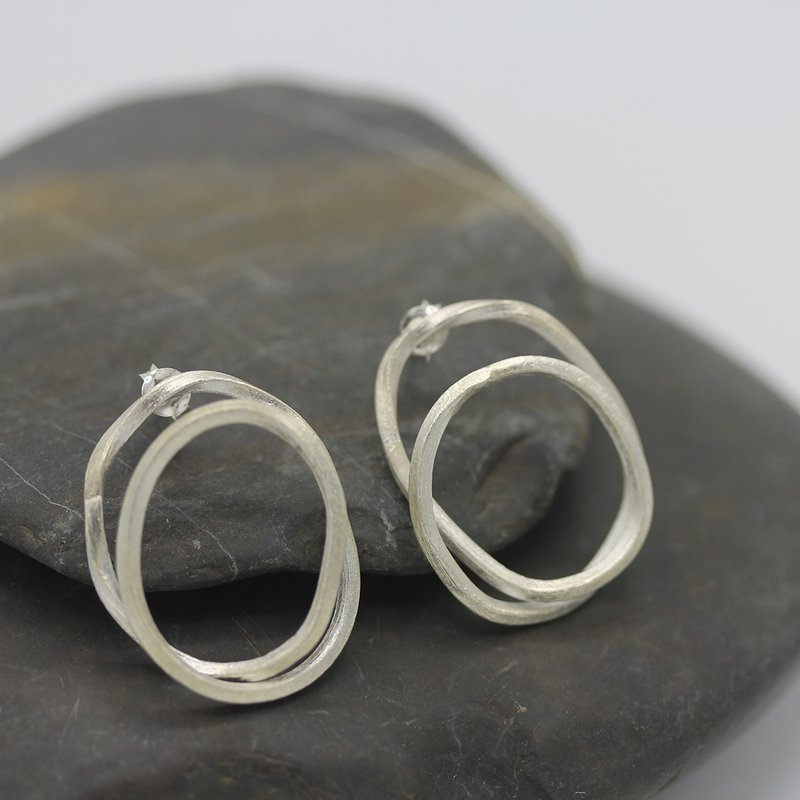 Handmade double infinity loop silver wire scribbles earrings (E0199) - 耳环/耳夹 - 银 