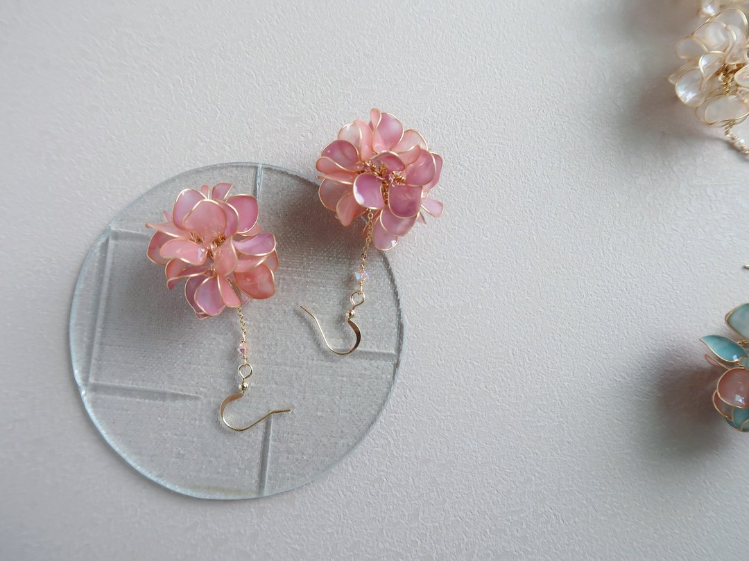 心花开 花球耳环 粉紫色-手作水晶花 树脂饰品 礼物 闺蜜饰品 - 耳环/耳夹 - 树脂 粉红色