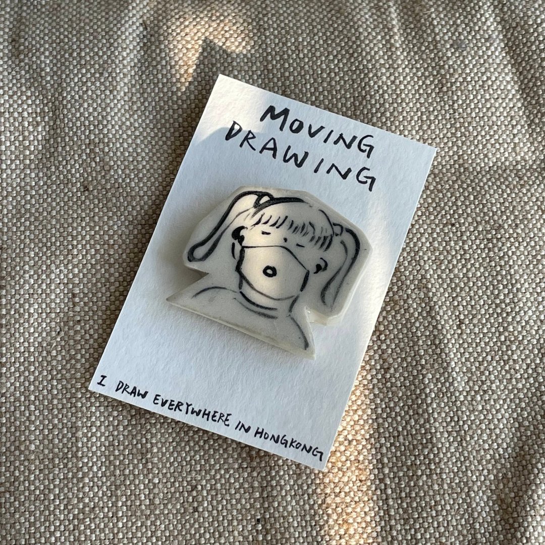 Moving Drawing l #Sleeping Bus Tour  l ceramic pin - 胸针 - 陶 白色