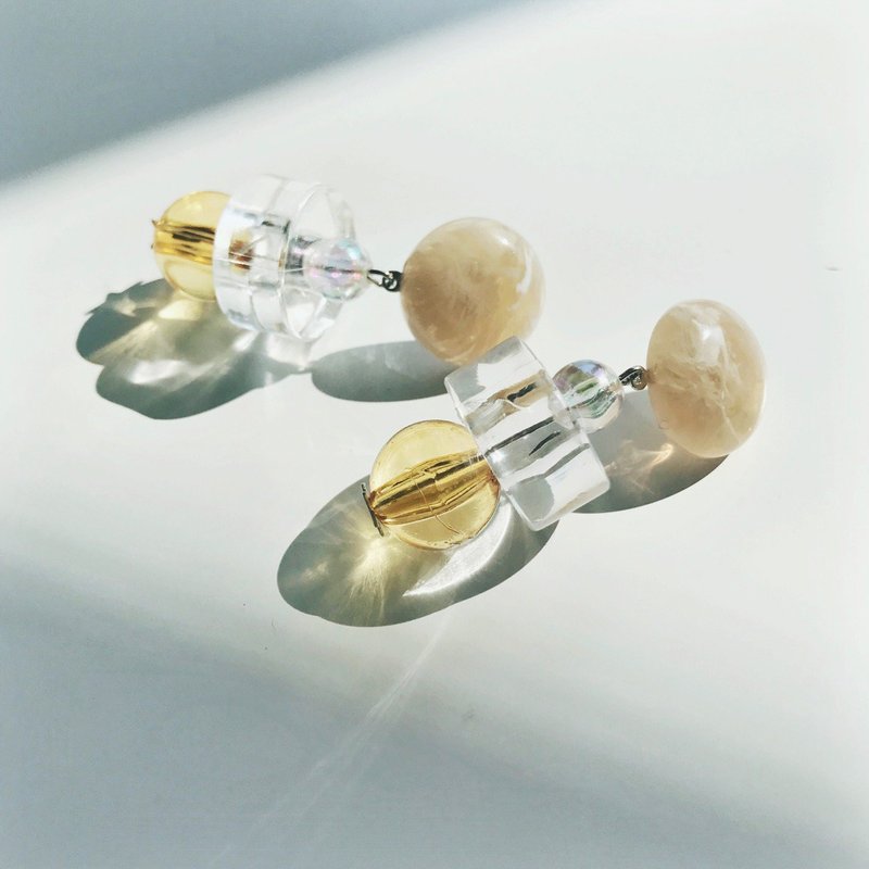 Marygo［宇宙糖果］立体透明耳环 - 耳环/耳夹 - 其他金属 