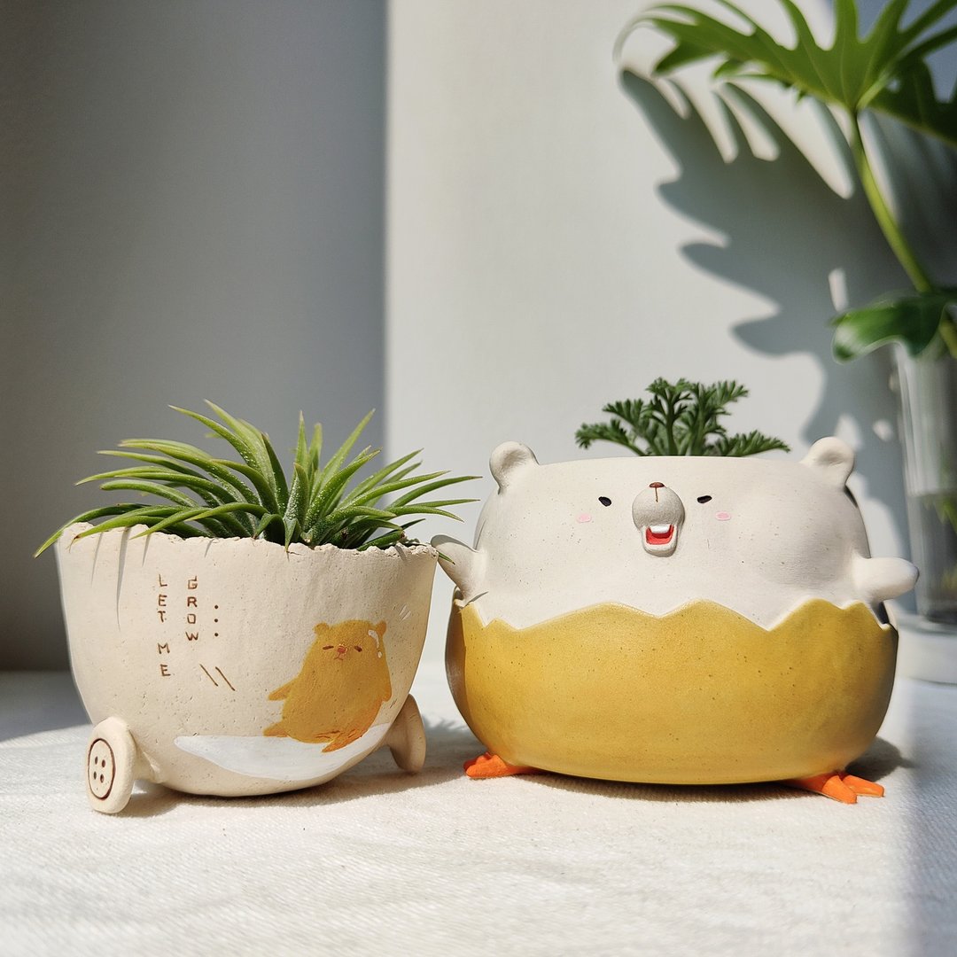 Set of 2 plant pots, Bear x Gudetama character planters - 花瓶/陶器 - 陶 