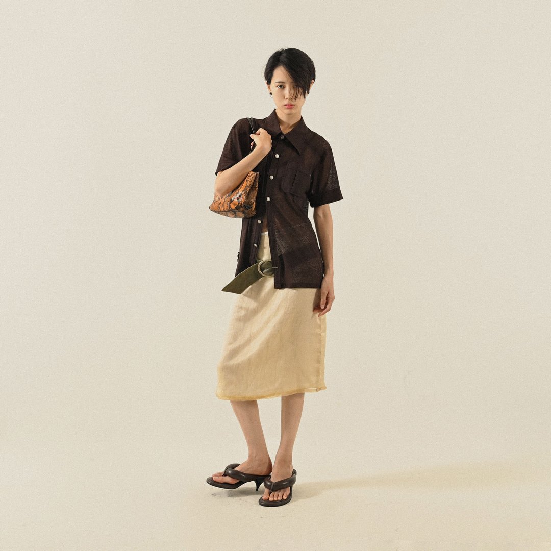 【NaSuBi Vintage】轻薄针织短袖古着衬衫 - 女装衬衫 - 其他人造纤维 咖啡色