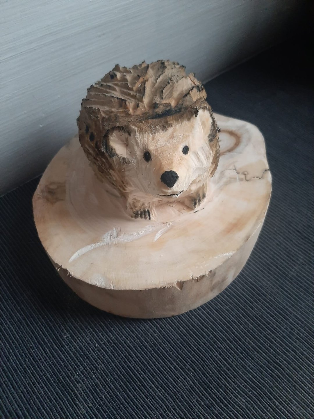 Hedgehog wood sculpture - 玩偶/公仔 - 木头 咖啡色