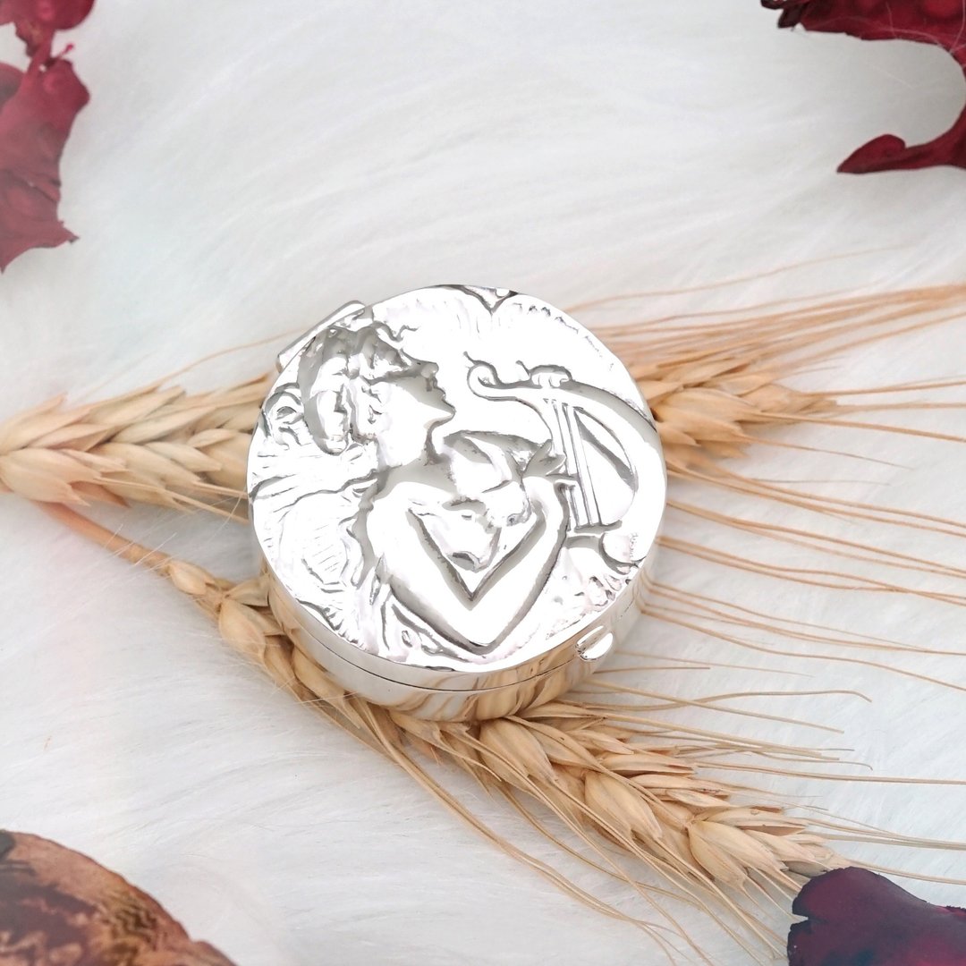 Classic Silver Fairy Pill Box - 收纳用品 - 其他金属 银色