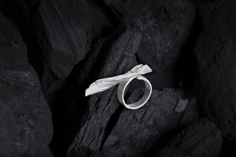 圣诞雪白礼 Calligraphy 墨折飞转戒指 -苍云白 Silver Ring - 手链/手环 - 纯银 白色