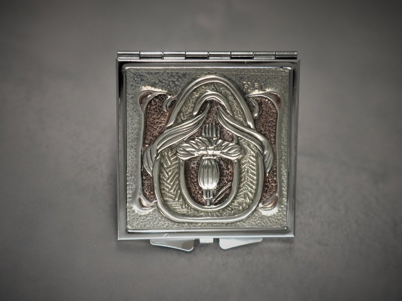 锡雕 个人专属字母  头文字O随身镜  随时整理仪容的好帮 - 名片夹/名片盒 - 其他材质 银色