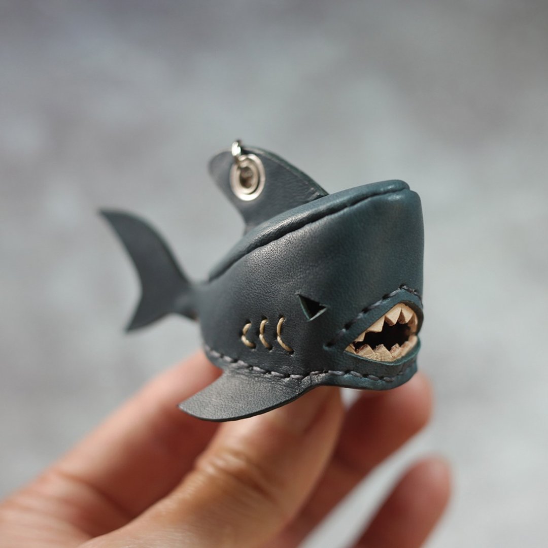 纯手工制 迷你 文青蓝 鲨鱼 钥匙圈 shark Key holder - 钥匙链/钥匙包 - 真皮 蓝色