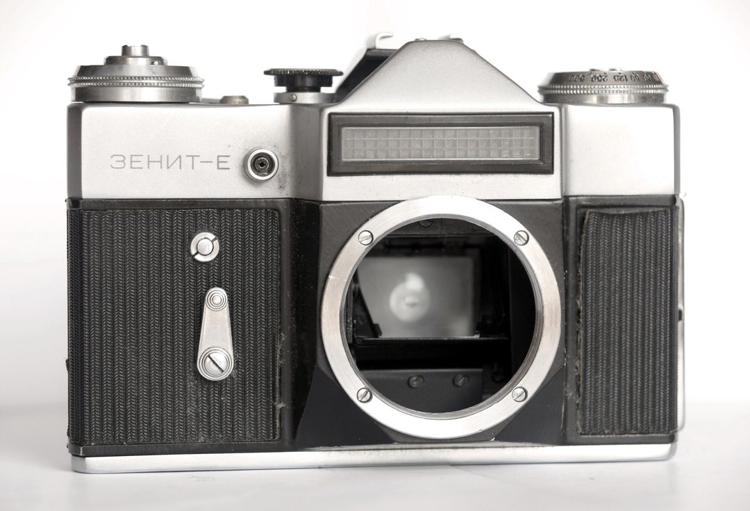 Zenit E body USSR SLR 35mm film camera BelOMO M42 mount - 相机 - 其他金属 