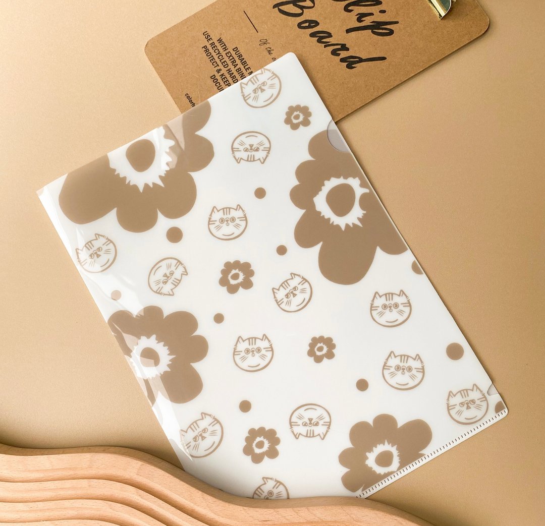 【Hajima Studio】异短猫猫A4胶Folder 资料夹 - Logo in Beige - 文件夹/资料夹 - 塑料 卡其色