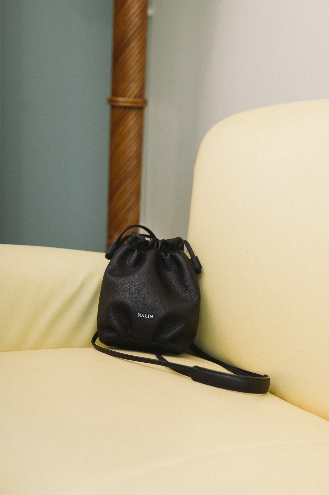 VASE Bag in Black - 其他 - 真皮 黑色