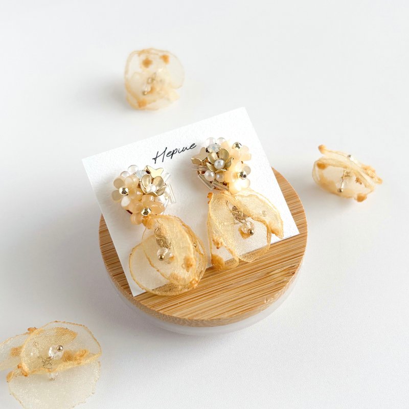 Bloom Veil (Orange): earring耳夹 / pierce耳钉 - 耳环/耳夹 - 铜/黄铜 橘色