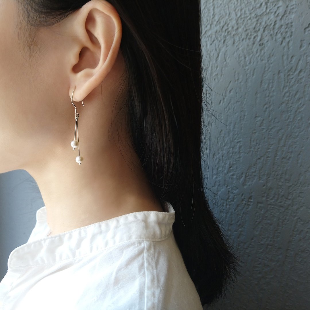 cherry pearl earring_樱桃珍珠耳环 925银 限量 设计师定制 珠宝 - 耳环/耳夹 - 珍珠 白色