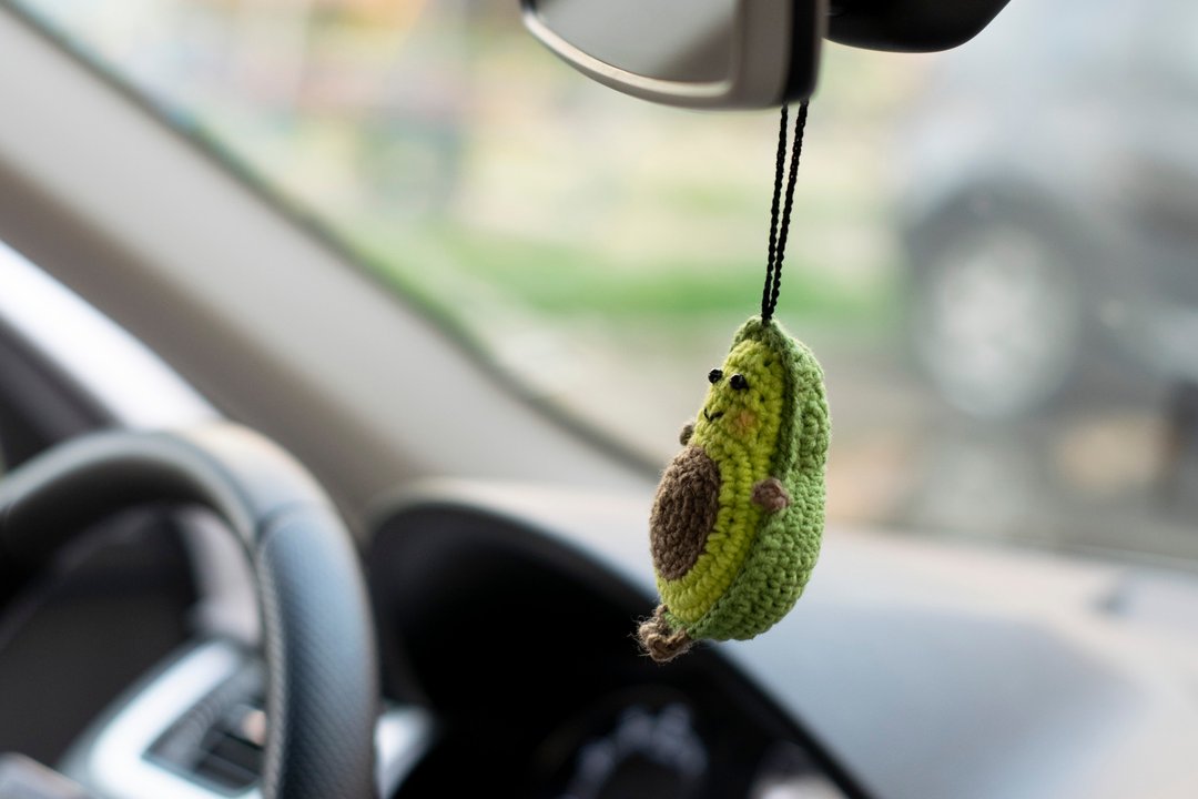 Avocado car accessories, rear view mirror charm, knit pendant, 平安車掛, 针织玩具, 汽車用品 - 吊饰 - 压克力 绿色