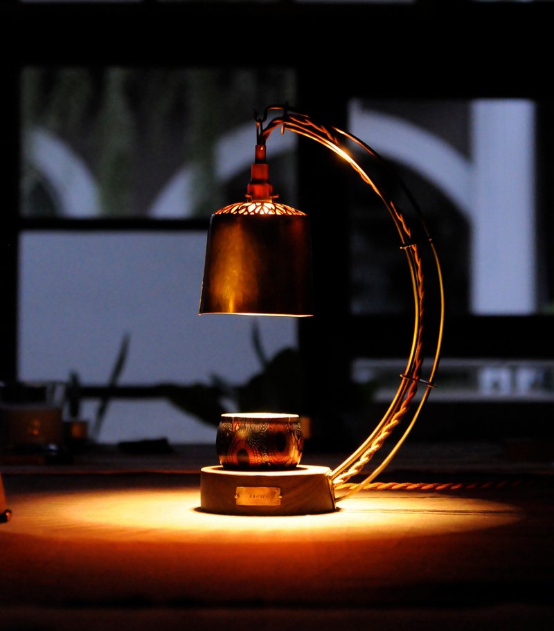 【疗愈小物】新月 / 触控香氛灯 - 灯具/灯饰 - 铜/黄铜 金色