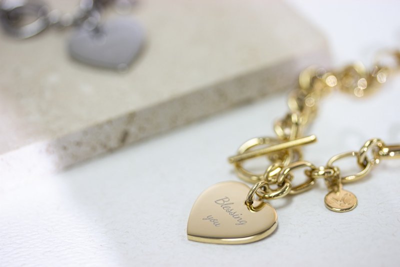【Locked Heart】定制化不锈钢心形钢牌锁链颈链 / 字母 名字 日 - 项链 - 不锈钢 金色