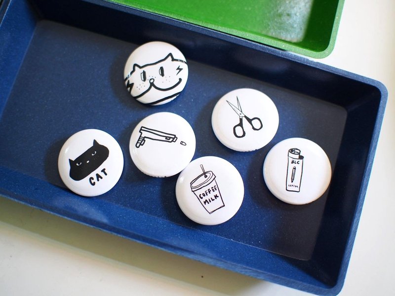 E*group  黑白插画别针   2.5cm 徽章 别针 - 徽章/别针 - 其他金属 白色