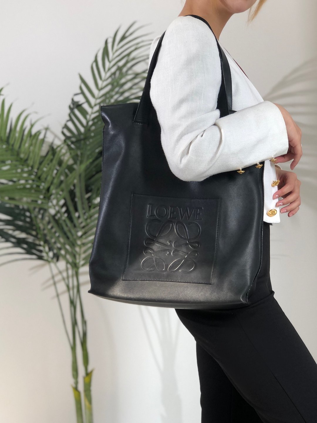 【日本直送名牌二手包】LOEWE罗意威 Anagram 皮革托特包 shopper tote黑复古 k826yt - 手提包/手提袋 - 真皮 黑色