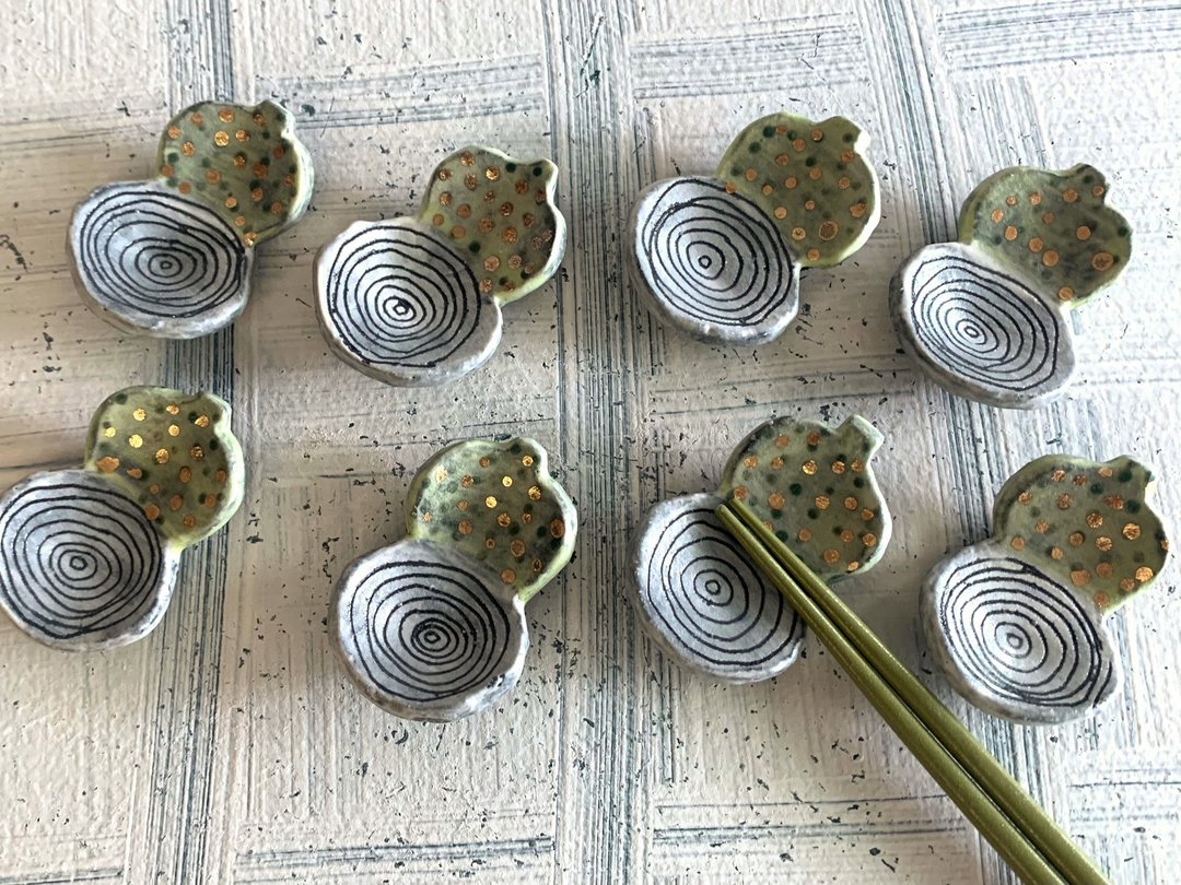 可圈可点葫芦型筷架_陶器筷架 - 筷子/筷架 - 陶 灰色