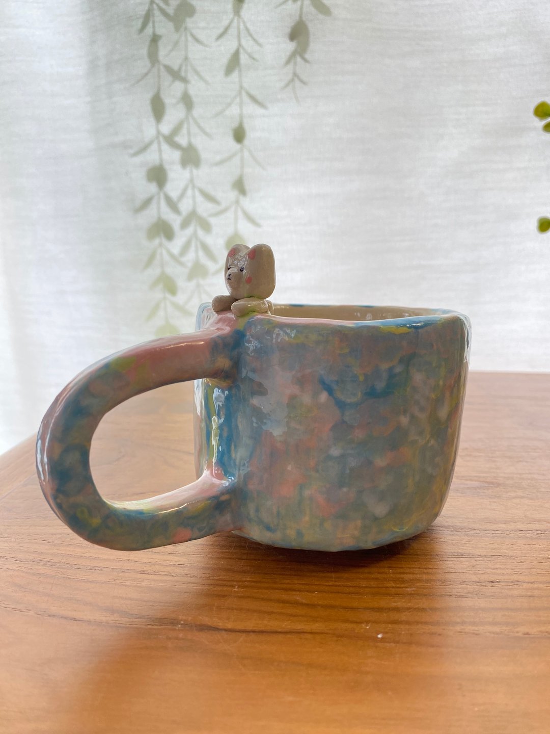 手工制作的彩虹色陶瓷茶、咖啡和咖啡杯，杯子上黏着一只可爱的猫。 - 咖啡杯/马克杯 - 陶 多色