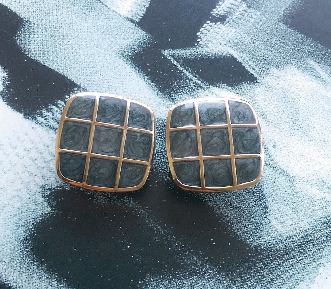 【西洋古董饰品 】松饼格 墨蓝色调 针式耳环 - 耳环/耳夹 - 其他金属 金色