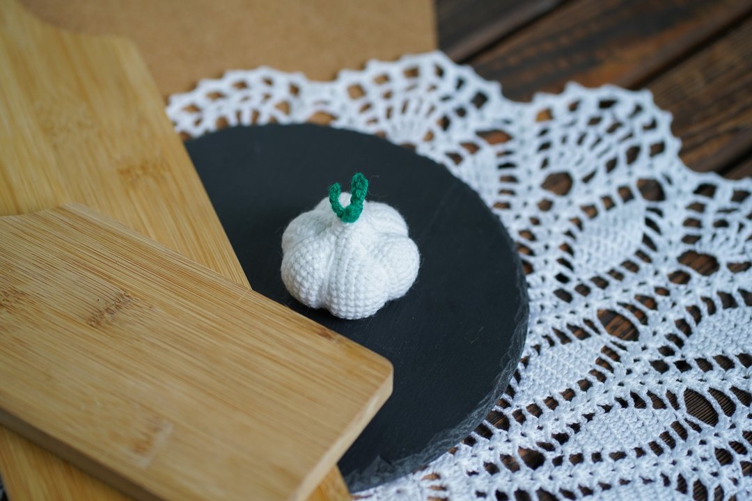 Crochet garlic, educational toys, stuffed toys, crochet vegetables, play food. - 玩具/玩偶 - 压克力 白色