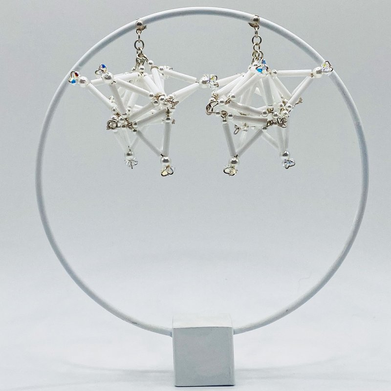 3D Star PIERCE/EARRING【White】 - 耳环/耳夹 - 玻璃 白色