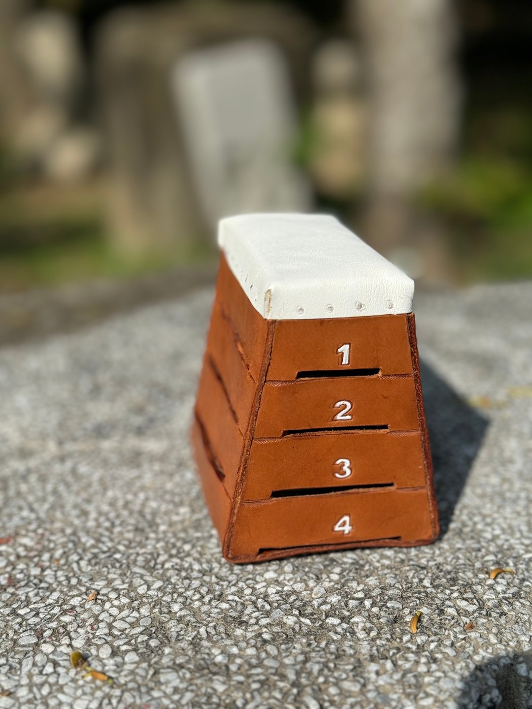 可爱的迷你小跳箱 纯牛皮存钱筒 - 储蓄罐 - 真皮 橘色