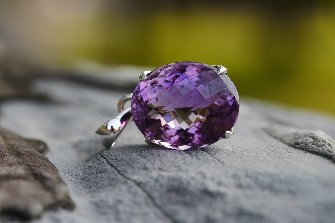 紫水晶吊坠– 清明的智慧 ∣Amethyst (#ATUNR12) - 项链 - 宝石 
