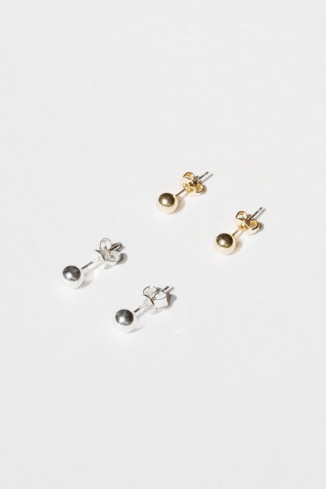 Baby Ball Earring 迷你珠珠耳饰 - 耳环/耳夹 - 纯银 银色