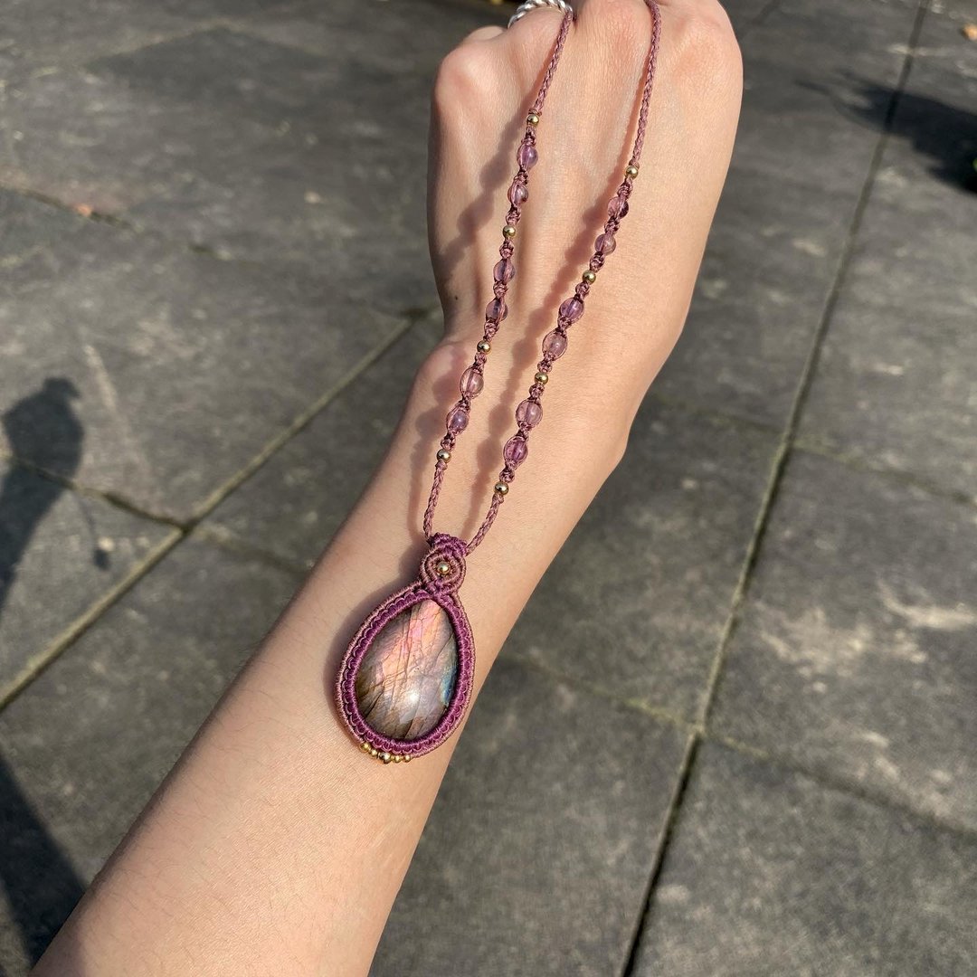 喜迎瑶 Macrame 紫拉长石 拉长石项链 手工编织 蜡线项链 紫幽灵 - 项链 - 半宝石 紫色